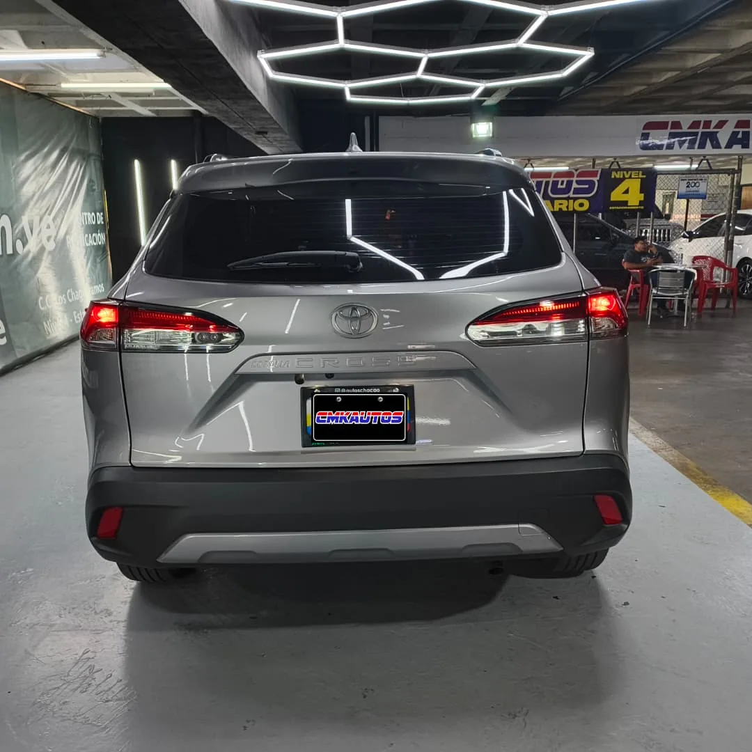 SUV Toyota Corolla Cross 2025 en Caracas — foto 2