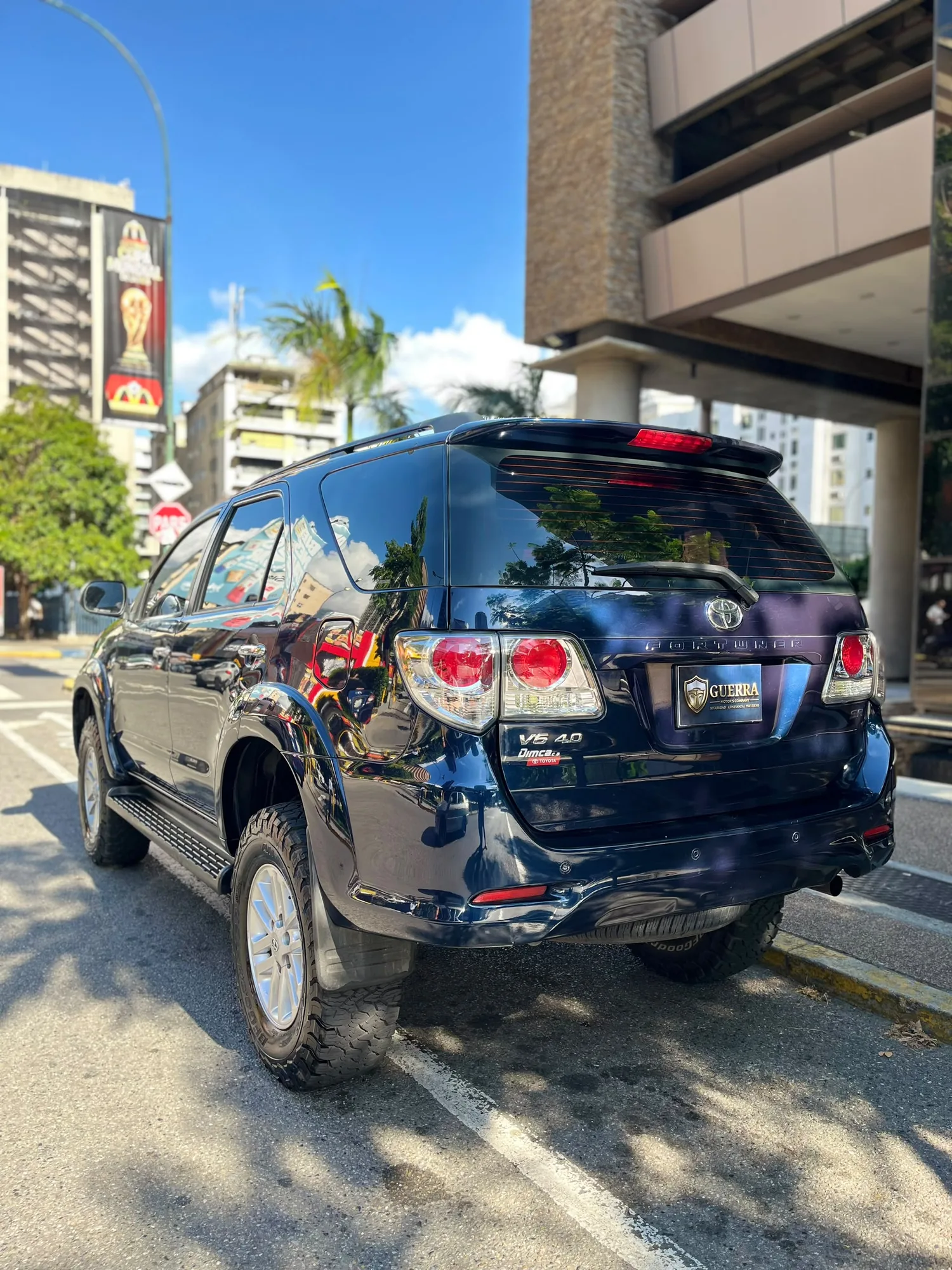 SUV Toyota Fortuner 2013 SR V6 4.0 en Caracas — foto 2