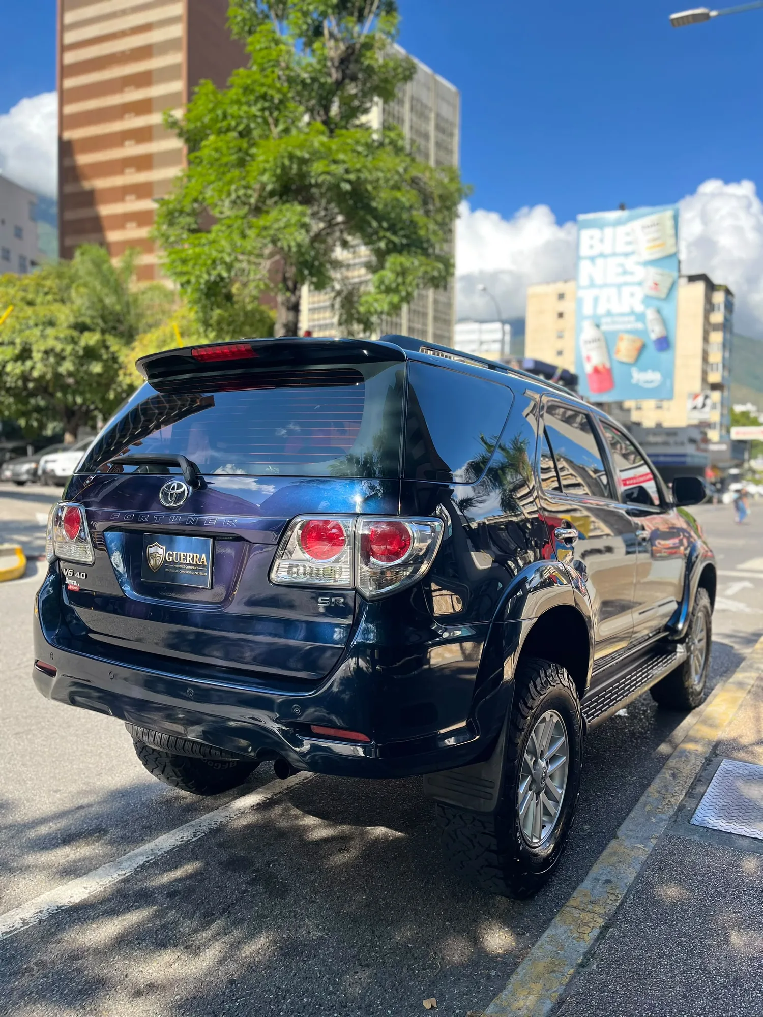 SUV Toyota Fortuner 2013 SR V6 4.0 en Caracas — foto 3
