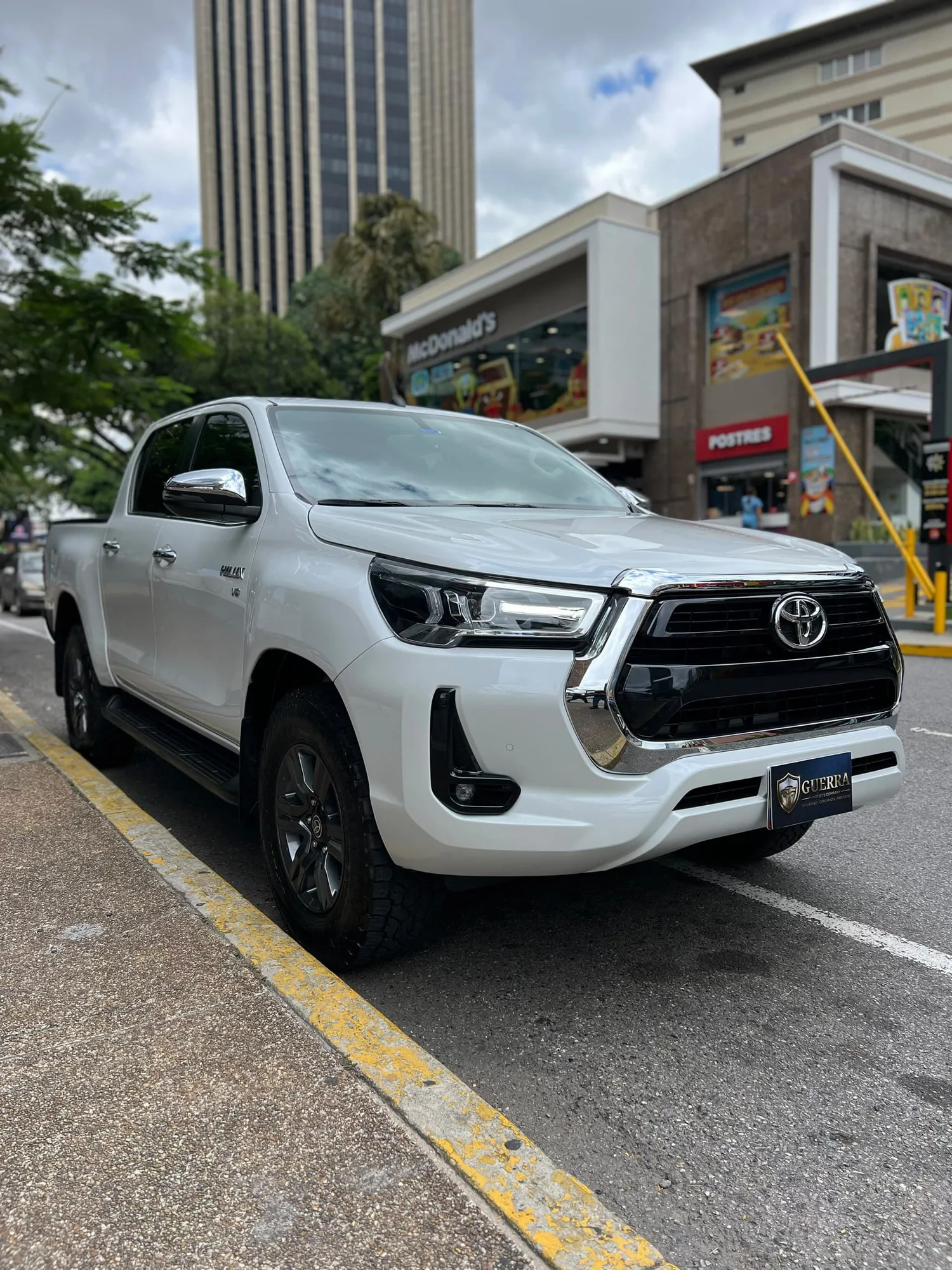 Pickup Toyota Hilux 2023 SRX en Caracas