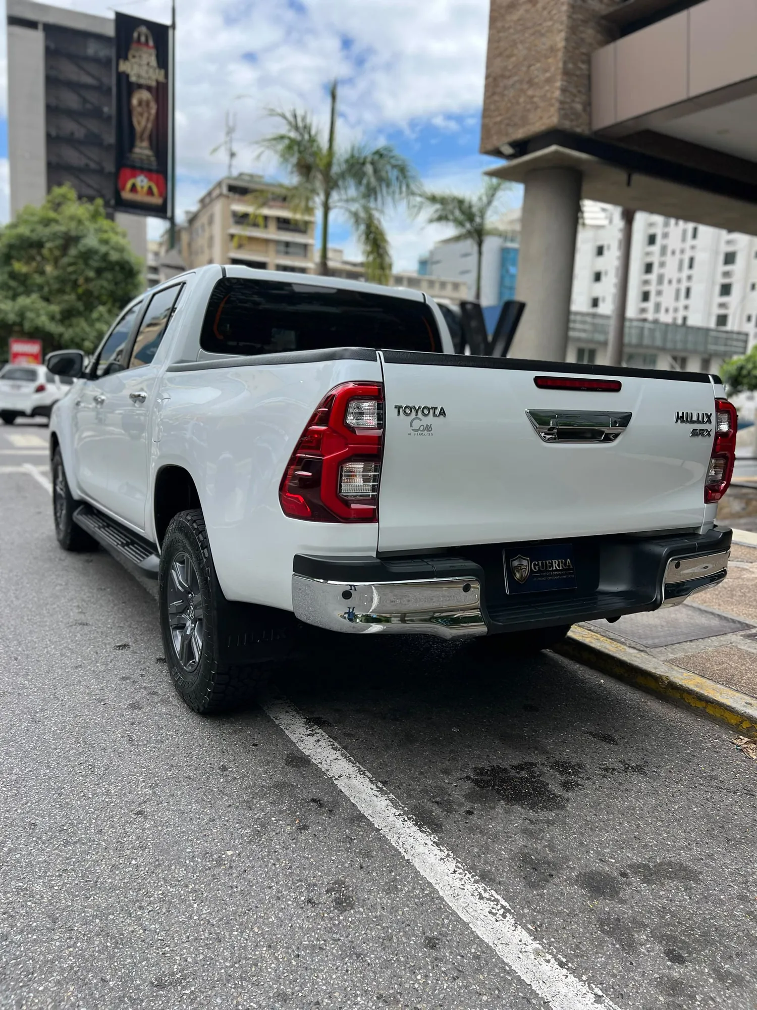 Pickup Toyota Hilux 2023 SRX en Caracas — foto 2