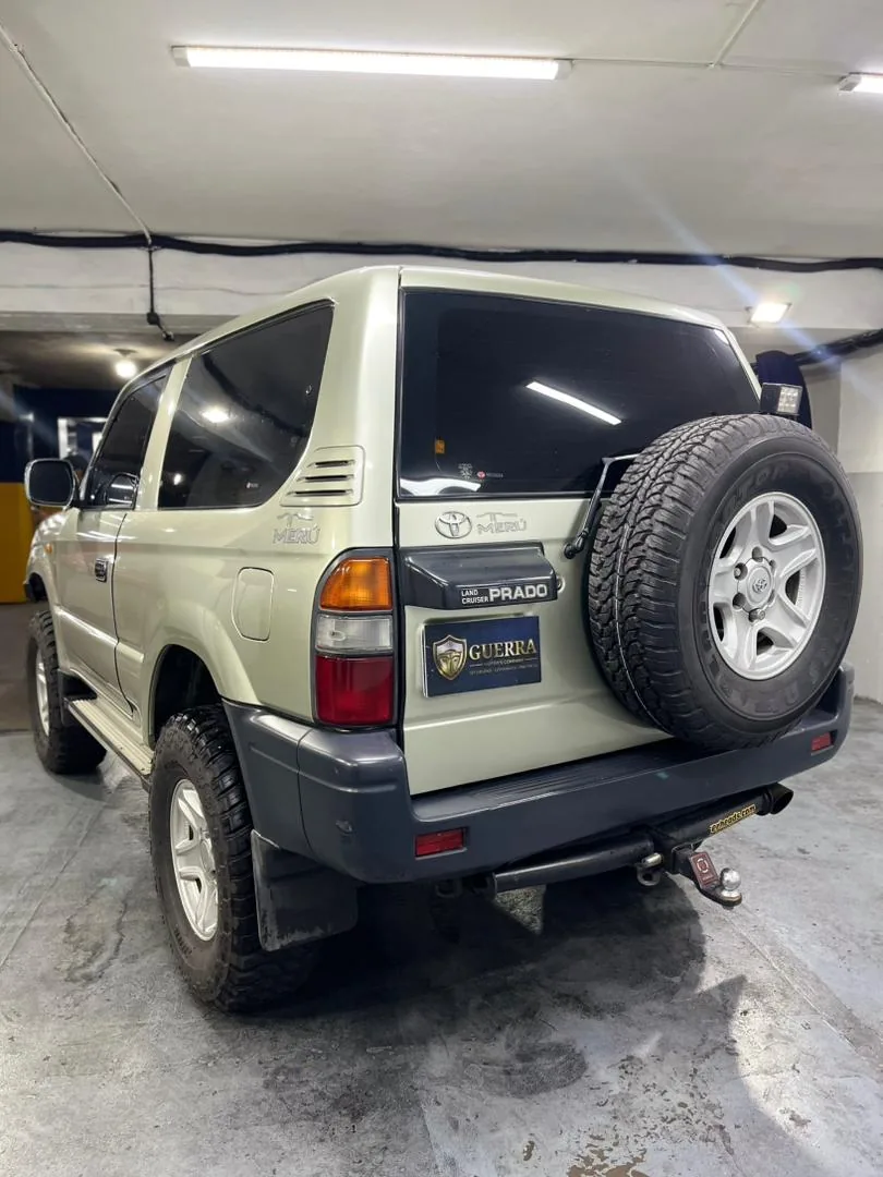 SUV Toyota Prado 2008 en Caracas — foto 5