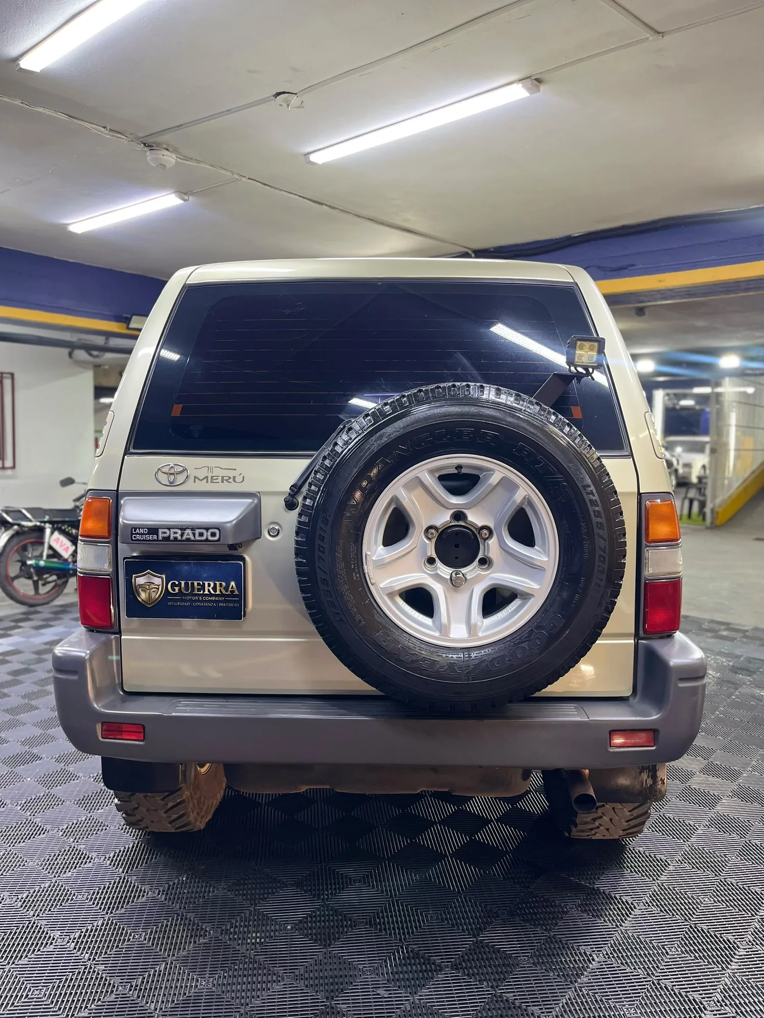 Van Toyota Prado 2009 Merú en Caracas — foto 4
