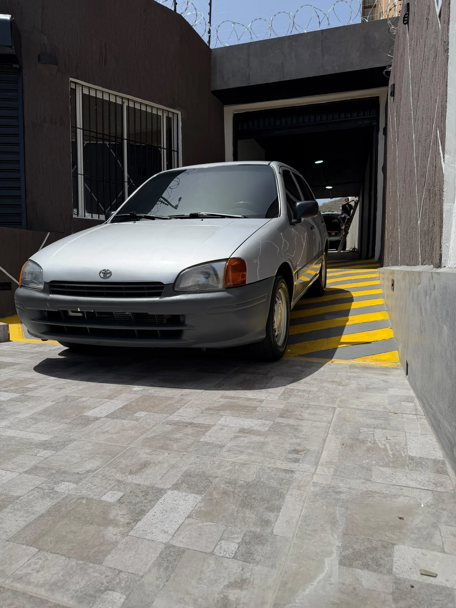 Hatchback Toyota Starlet 1999 XLE en Pampatar — foto 2