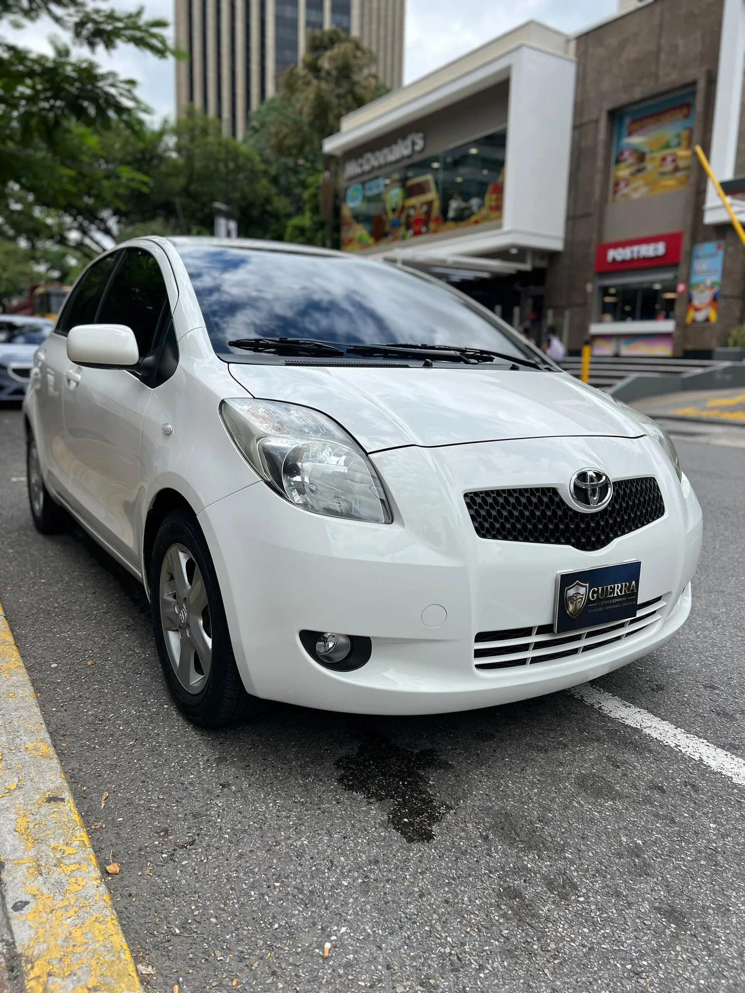 Hatchback Toyota Yaris 2007 en Caracas — foto 4