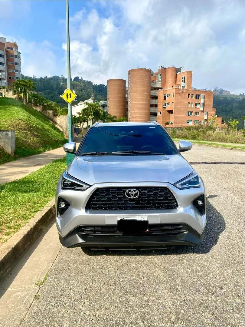 SUV Toyota Yaris Cross 2024 Cross G en Caracas — foto 4