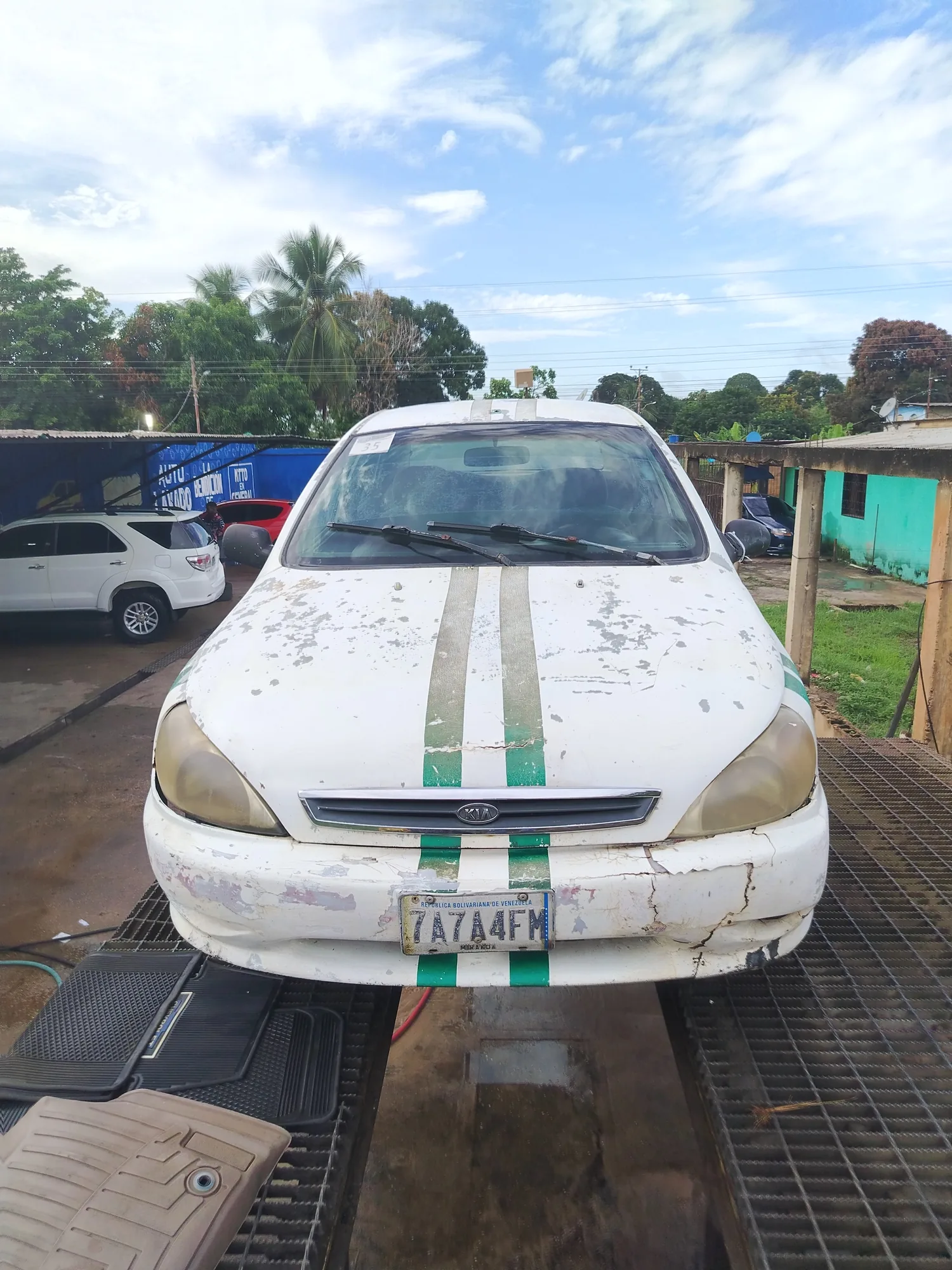 Sedán Kia Rio 2002 Rio en Distrito Morichal — foto 2