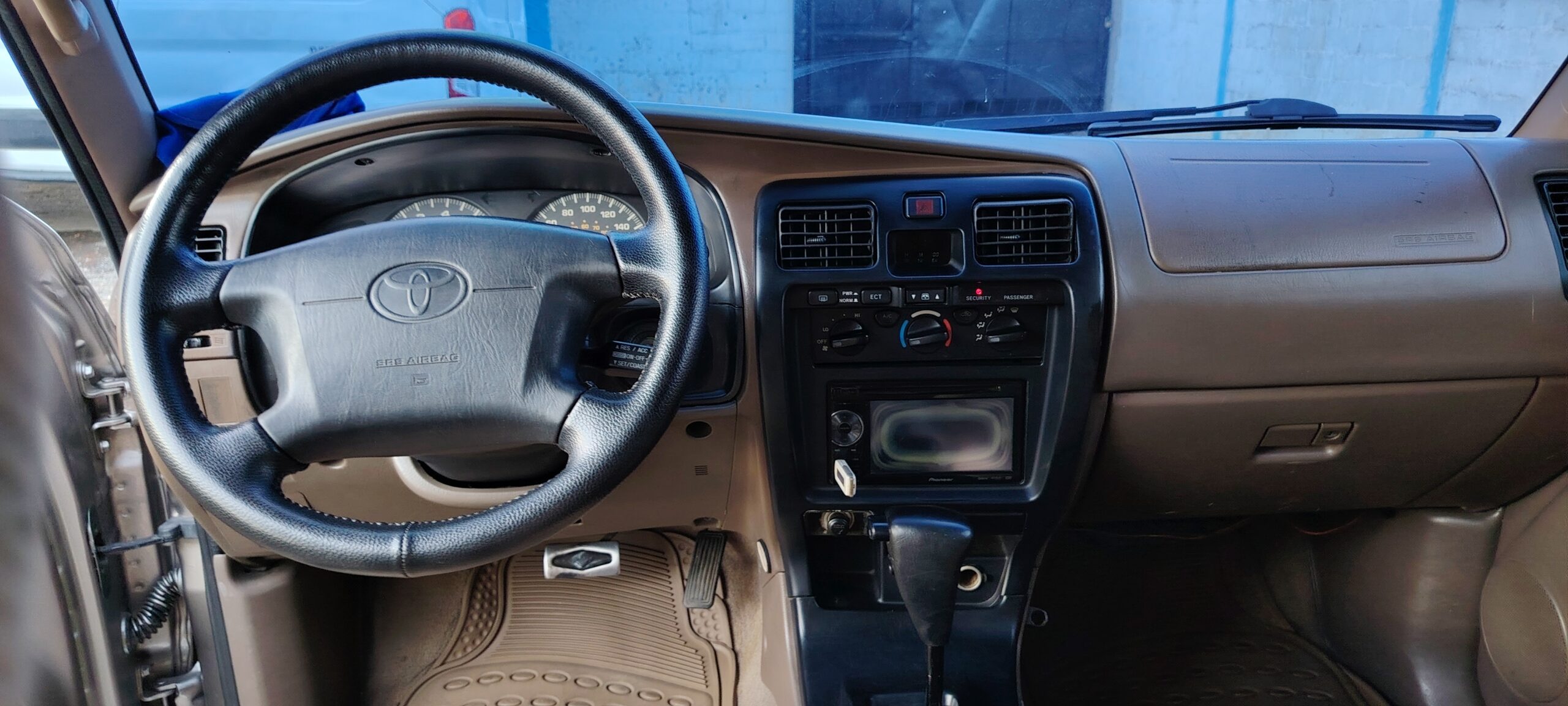 Toyota 4Runner 2001 Beige Maracaibo