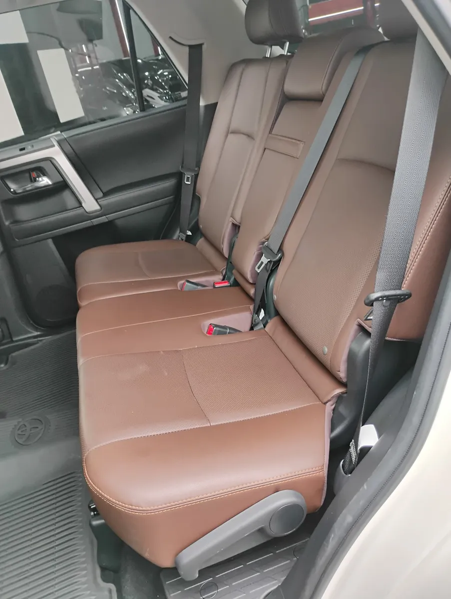 2023 Camioneta toyota 4runner blanco9