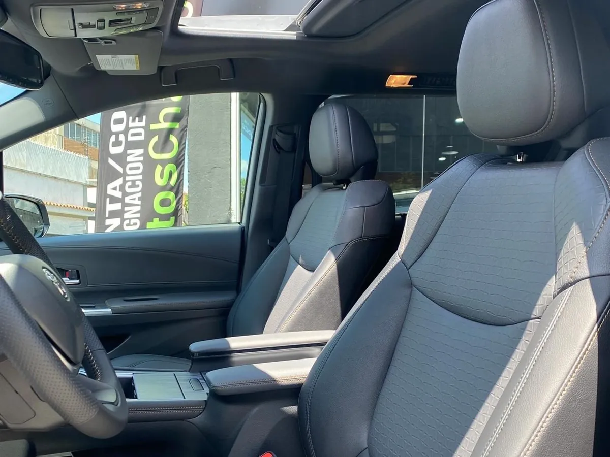 Toyota Sienna XLE 2024 Plateado Caracas