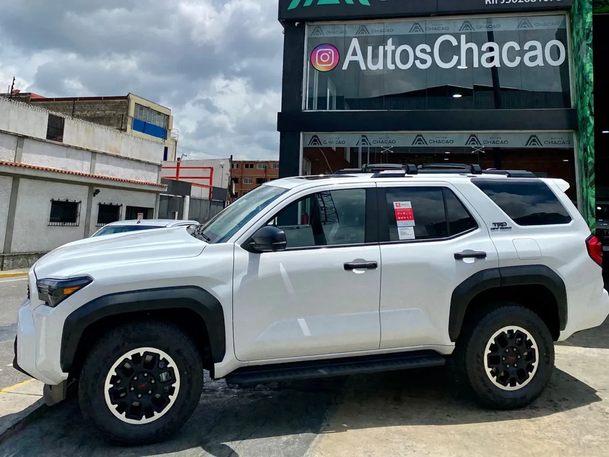 Toyota 4Runner TRD Off Road 2025 Blanco Caracas