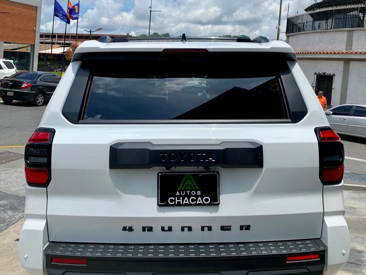 Toyota 4Runner TRD Off Road 2025 Blanco Caracas
