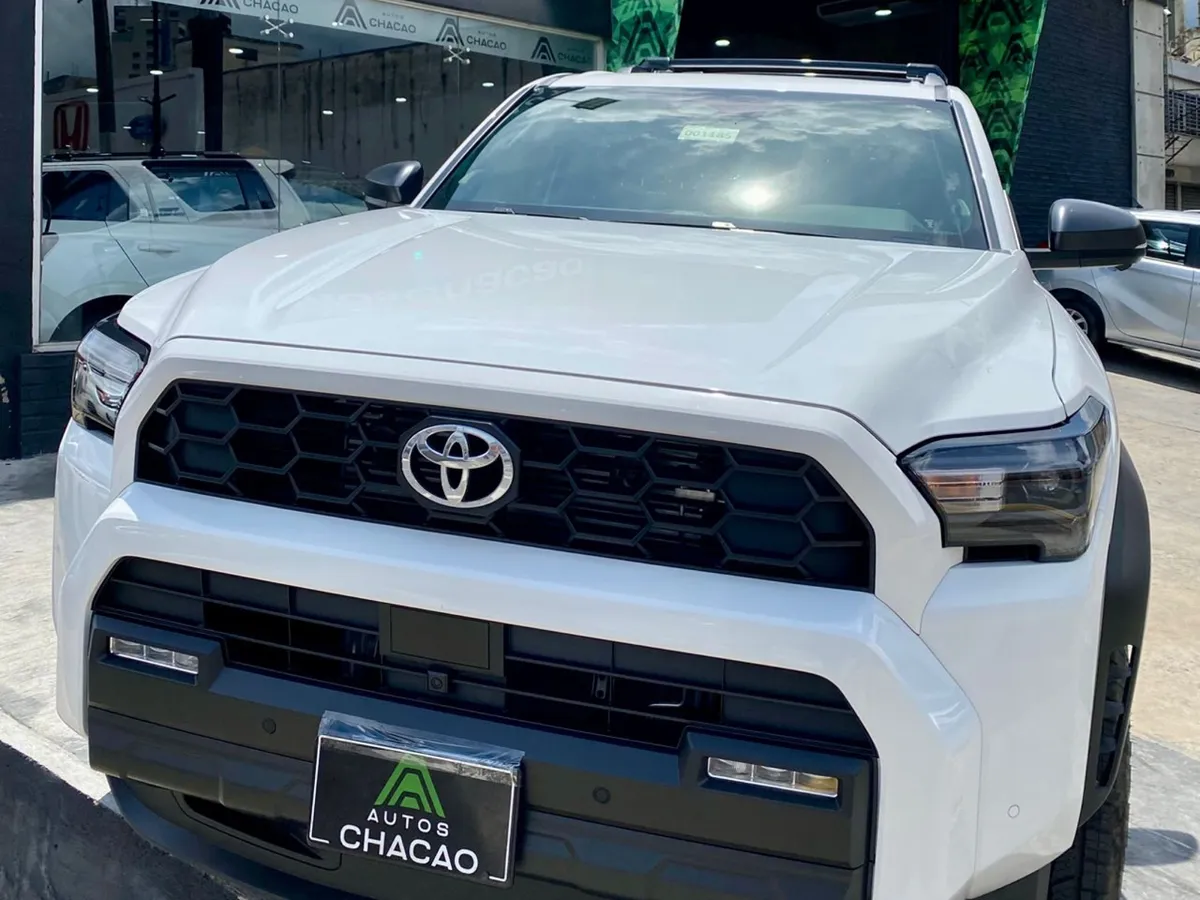 Toyota 4Runner TRD Off Road 2025 Blanco Caracas