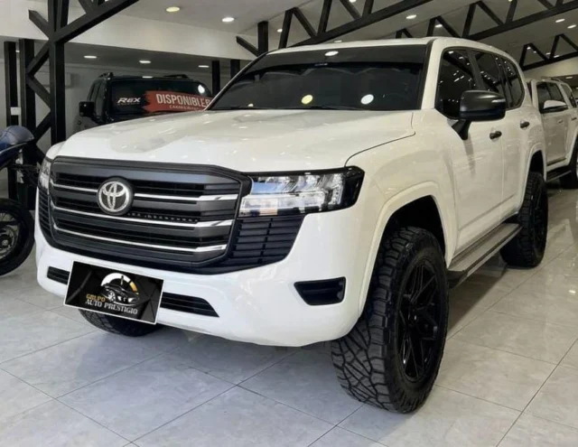 Toyota Land cruiser LC300 2025