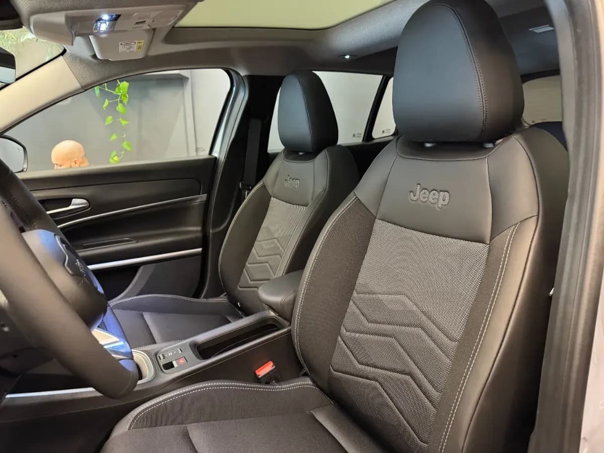 Jeep Avenger 2026 E-Hybrid Summit