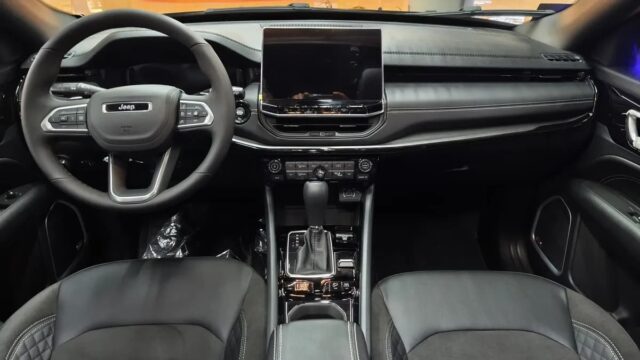 Jeep Compass Blackhawk 2026