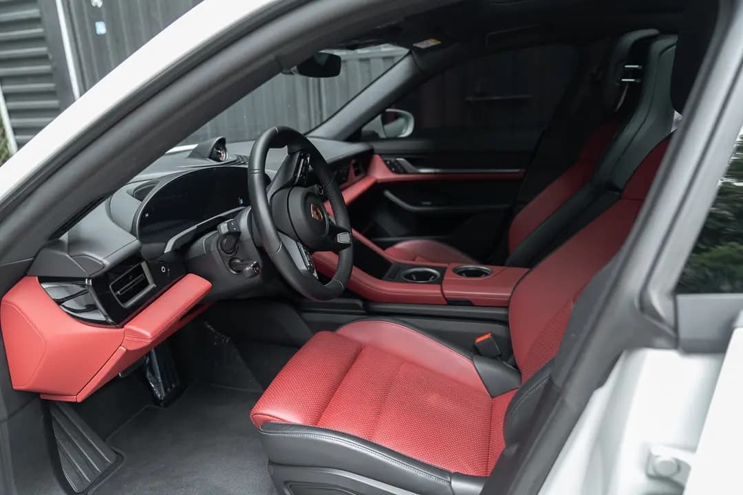 Porsche Taycan 2025