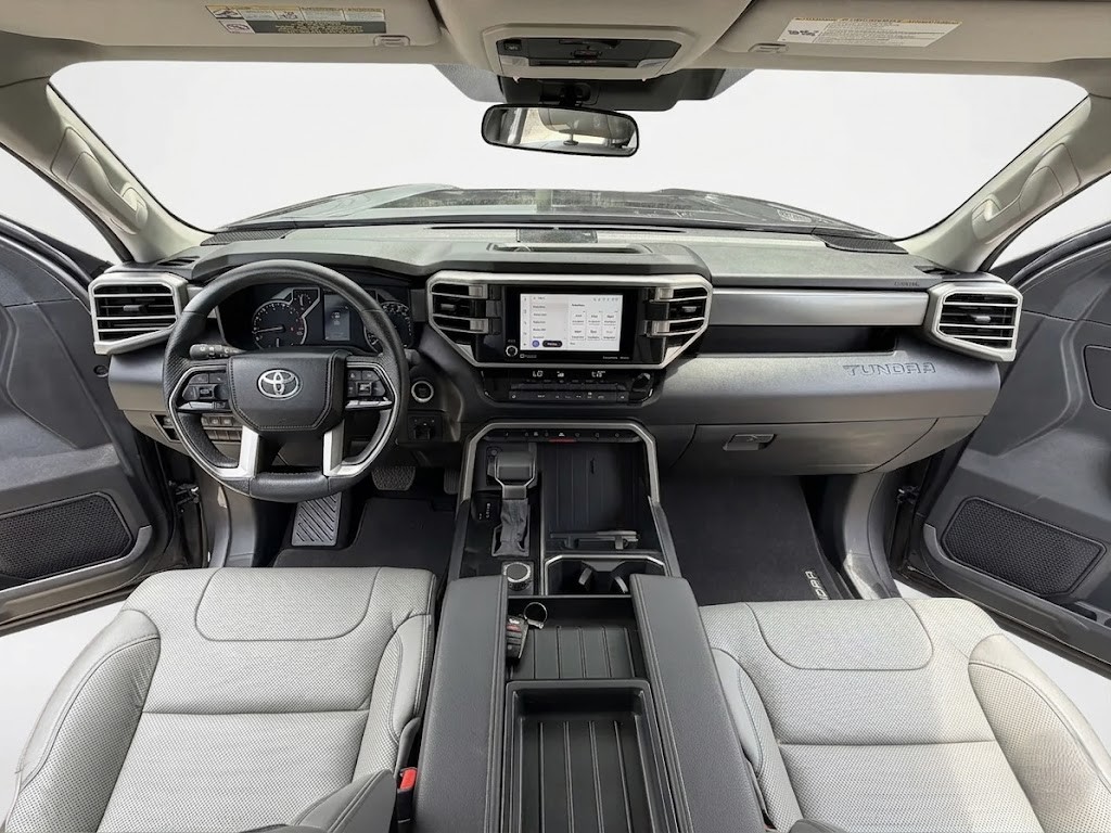 Toyota Tundra SR5 2024
