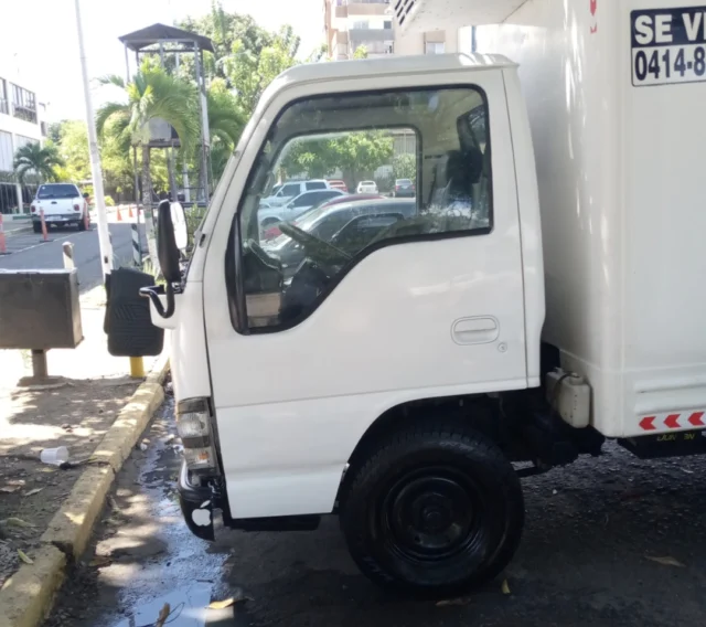 Chevrolet NPR 2011 NHR