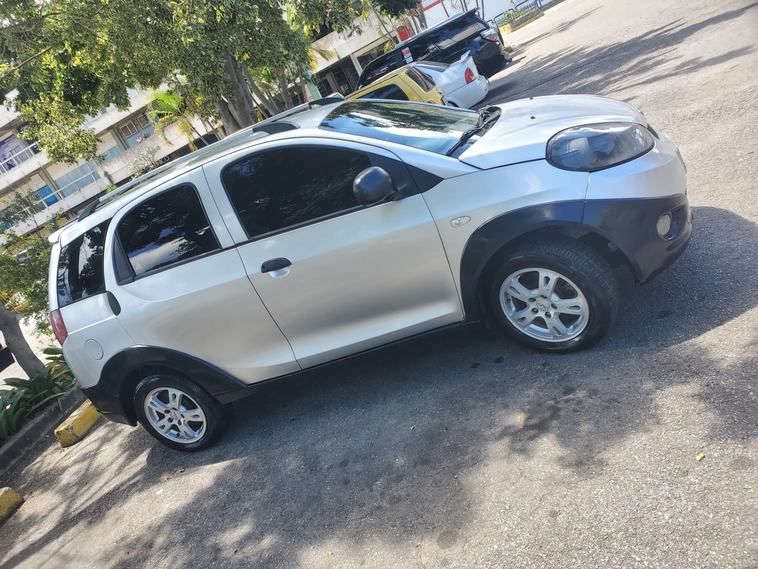 Chery Arauca 2014 Plateado Caracas