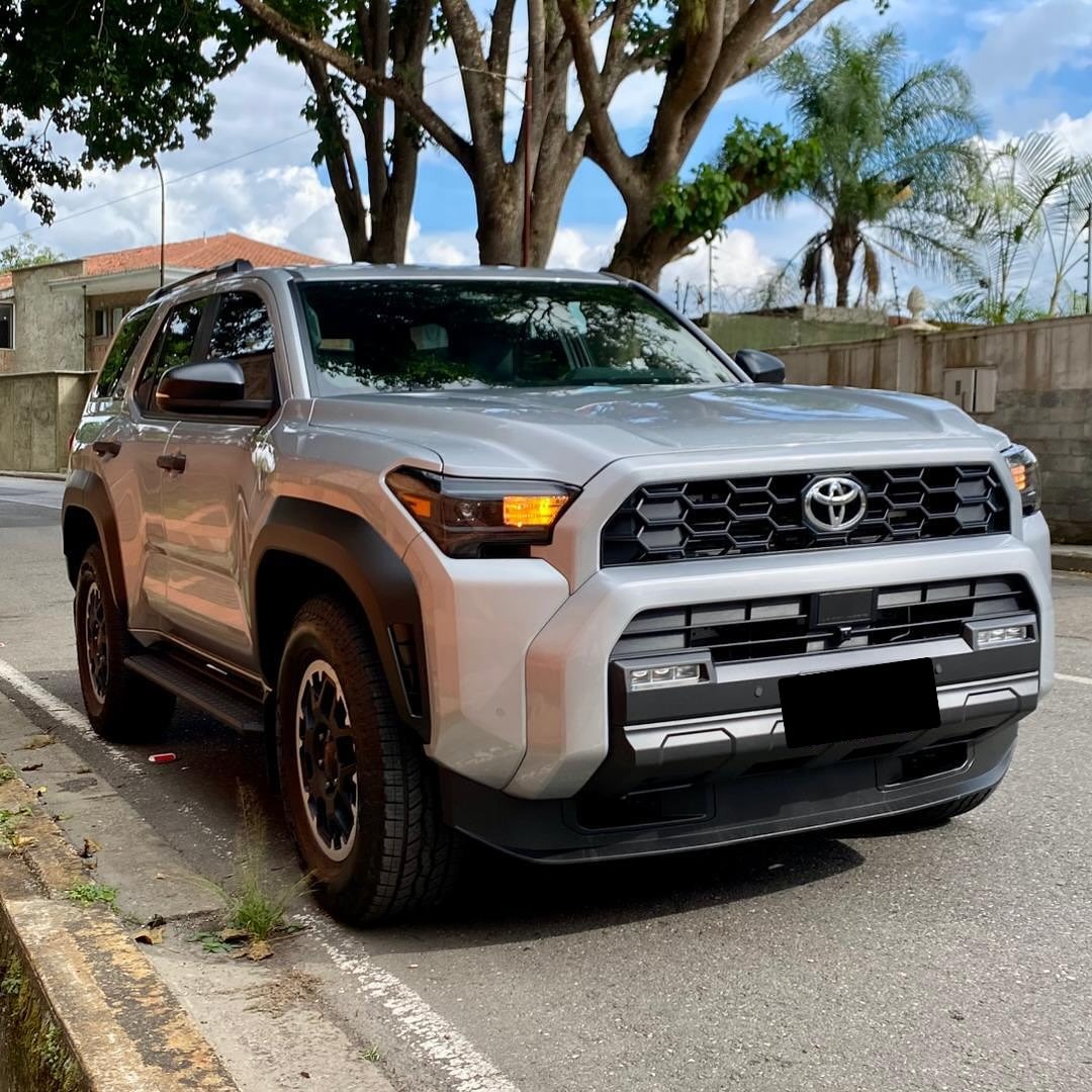 Toyota 4Runner TRD Off Road 2025 Plateado Caracas