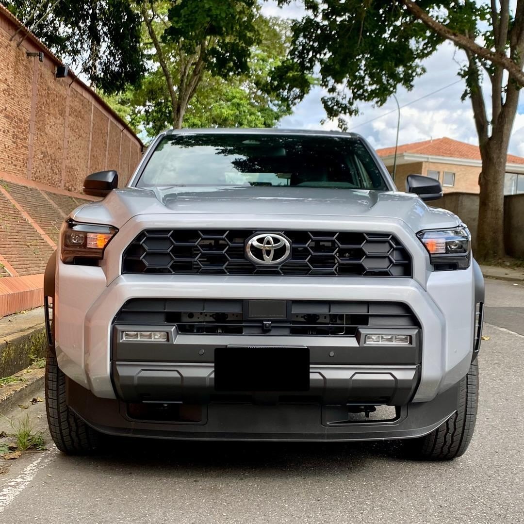 Toyota 4Runner TRD Off Road 2025 Plateado Caracas