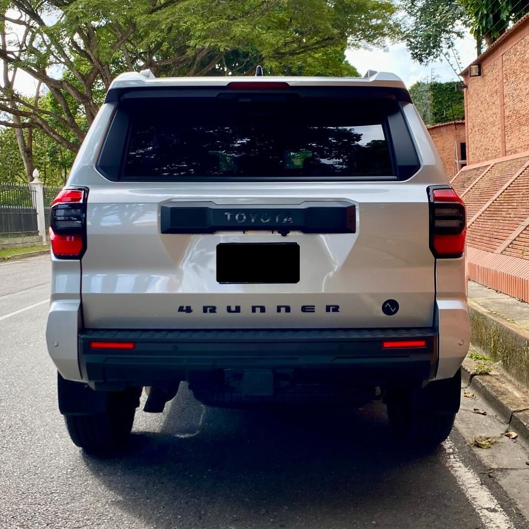 Toyota 4Runner TRD Off Road 2025 Plateado Caracas