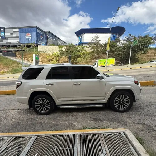 Toyota 4Runner Limited 2022 Blanco Caracas