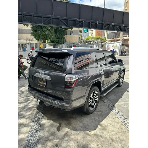 Toyota 4Runner Limited 2021 Gris Caracas