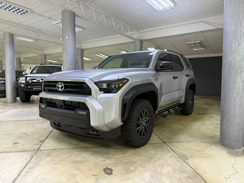 Toyota 4Runner SR5 2025 Plateado Valencia