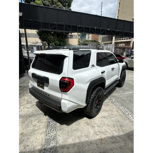 Toyota 4Runner TRD Off Road 2025 Blanco Caracas