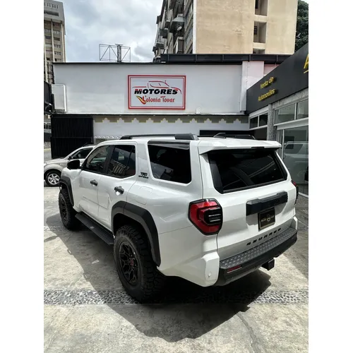 Toyota 4Runner TRD Off Road 2025 Blanco Caracas