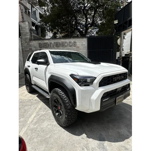 Toyota 4Runner TRD Off Road 2025 Blanco Caracas