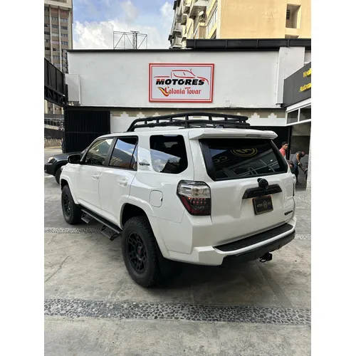 Toyota 4Runner TRD Pro 2024 Blanco Caracas