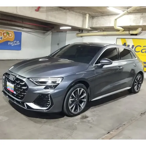 Audi A3 2024 Gris Caracas