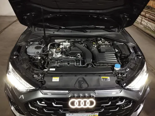 Audi A3 2024 Gris Caracas