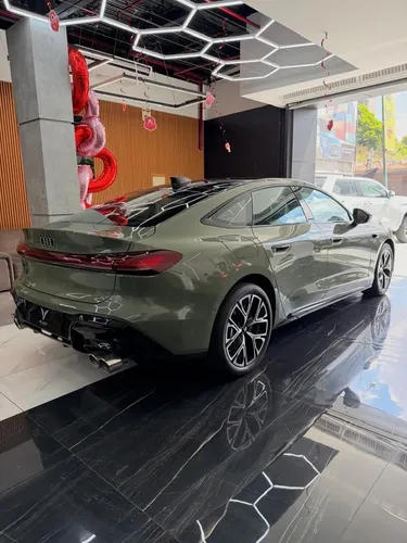Audi A5 L 2026 Verde Caracas