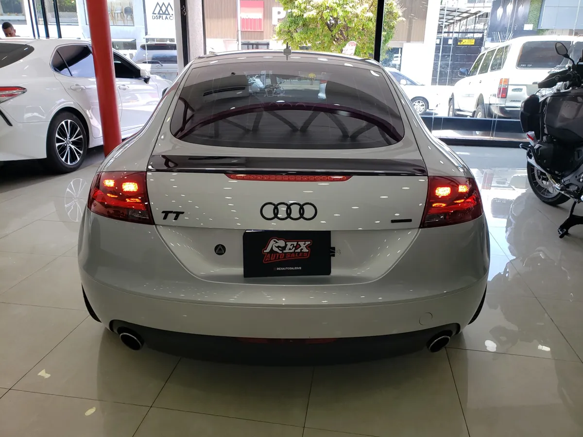 Audi TT Coupé 2008 Plateado