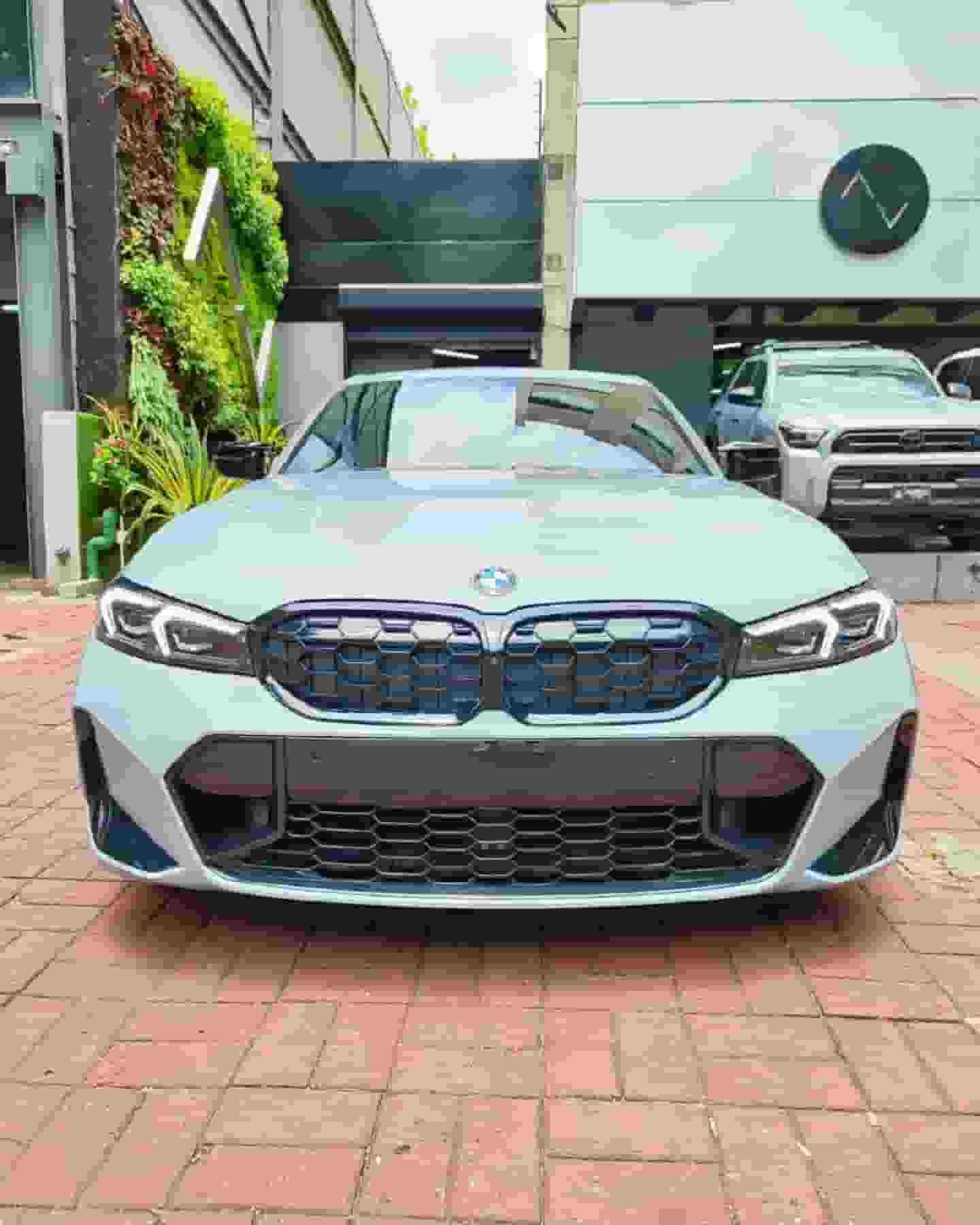 BMW M340i Gris Cemento 2025