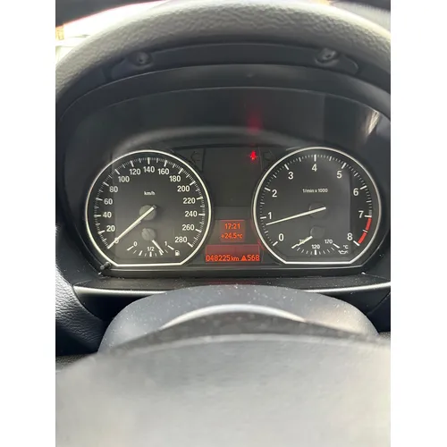 BMW 130i serie 1 2008 Gris Caracas