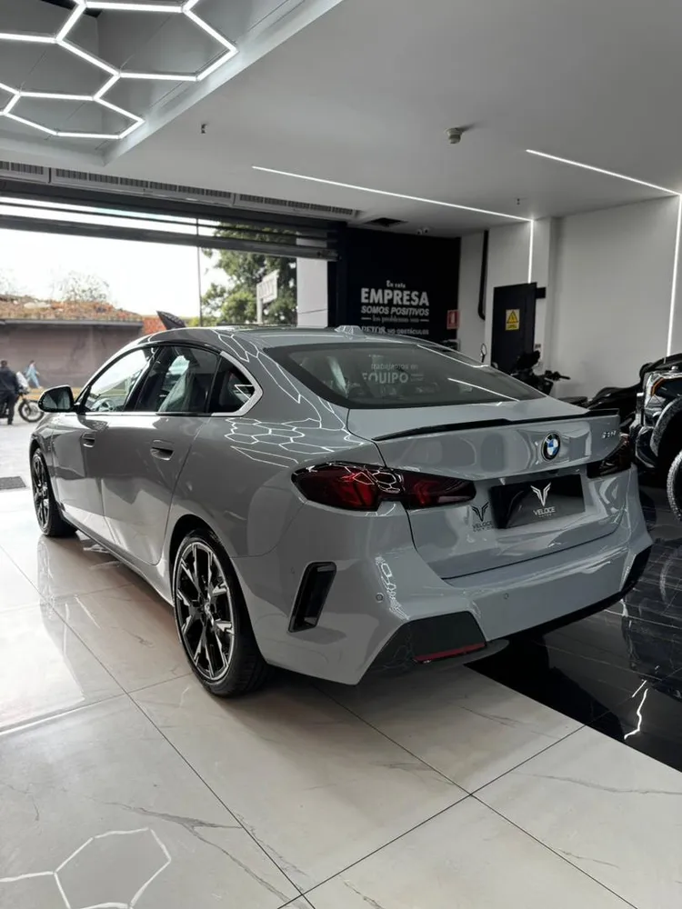 BMW 225L 2025 Gris Caracas