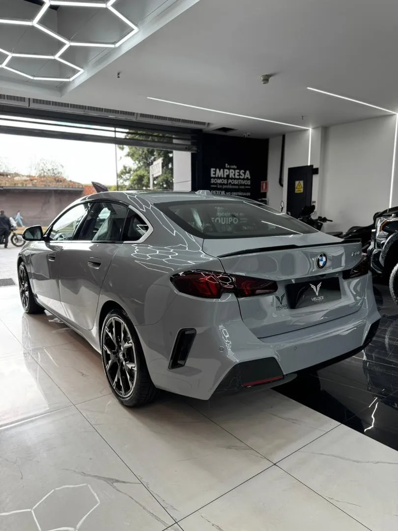 BMW 225L 2025 Gris Caracas
