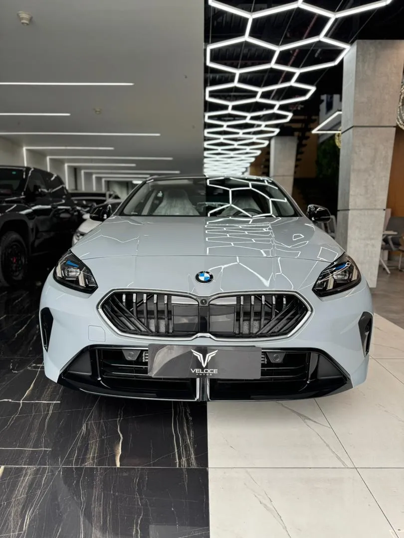 BMW 225L 2025 Gris Caracas