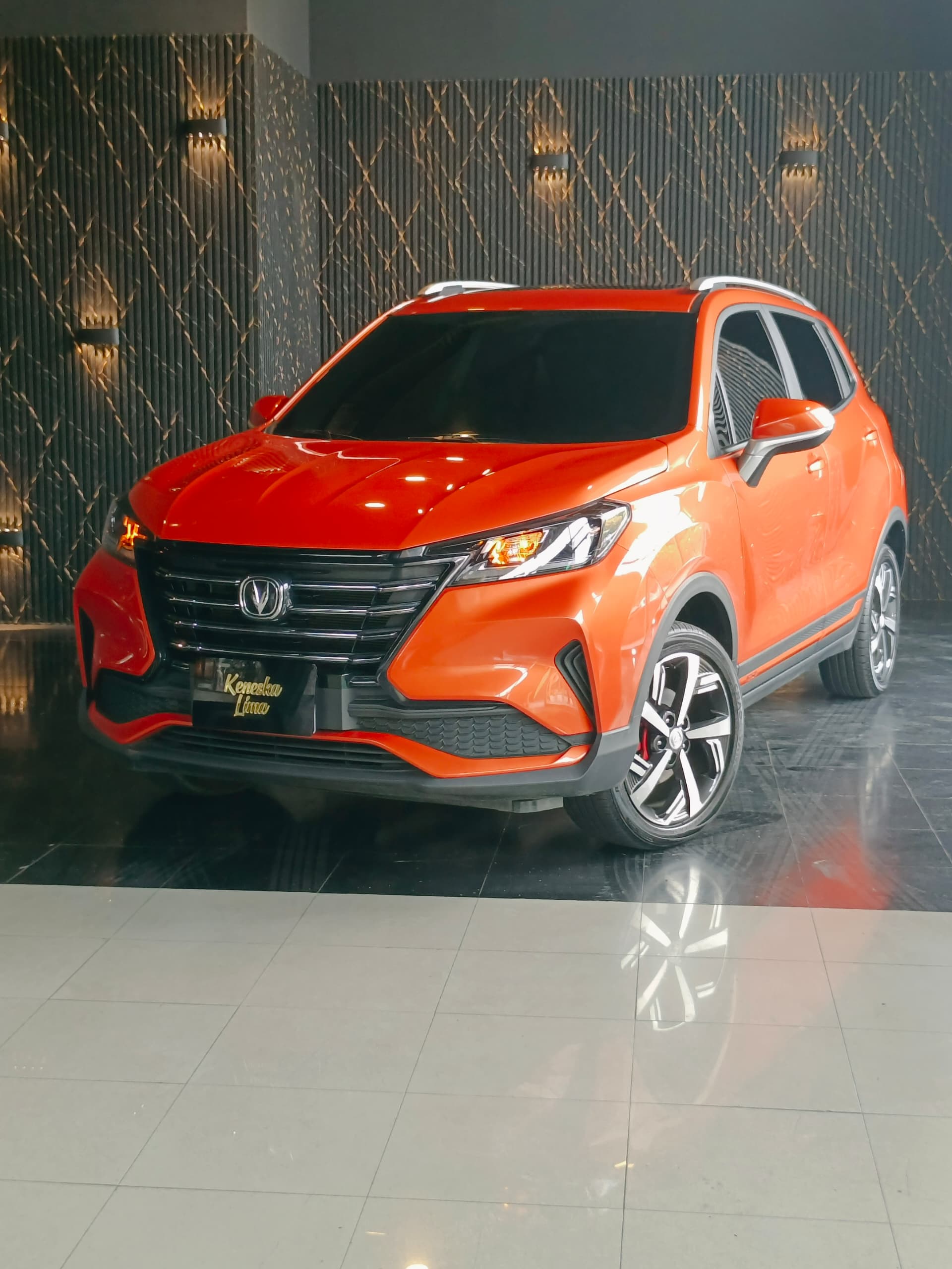 Changan CS15 2023 Naranja Caracas