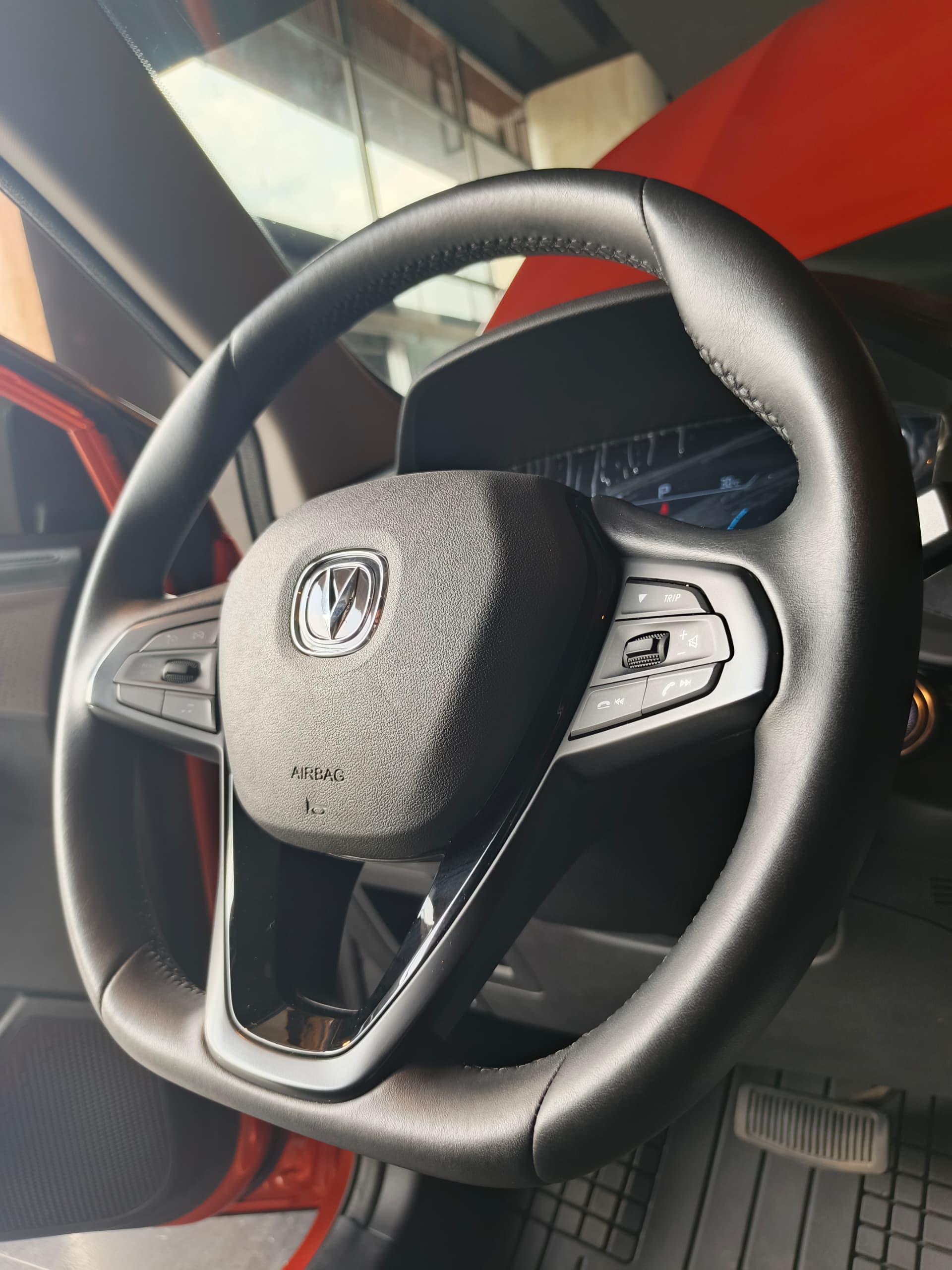 Changan CS15 2023 Naranja Caracas