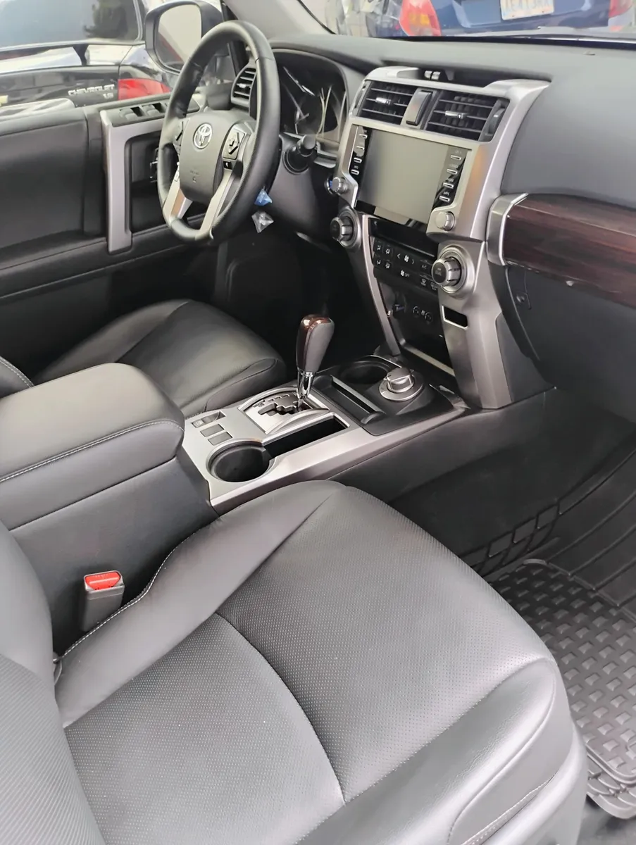 Toyota 4Runner 2024 Plateado Maracay