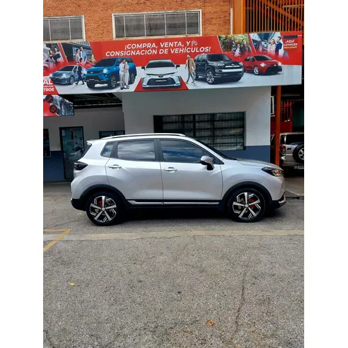 Changan CS 15 2023 Plateado Caracas