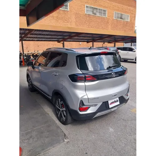 Changan CS 15 2023 Plateado Caracas