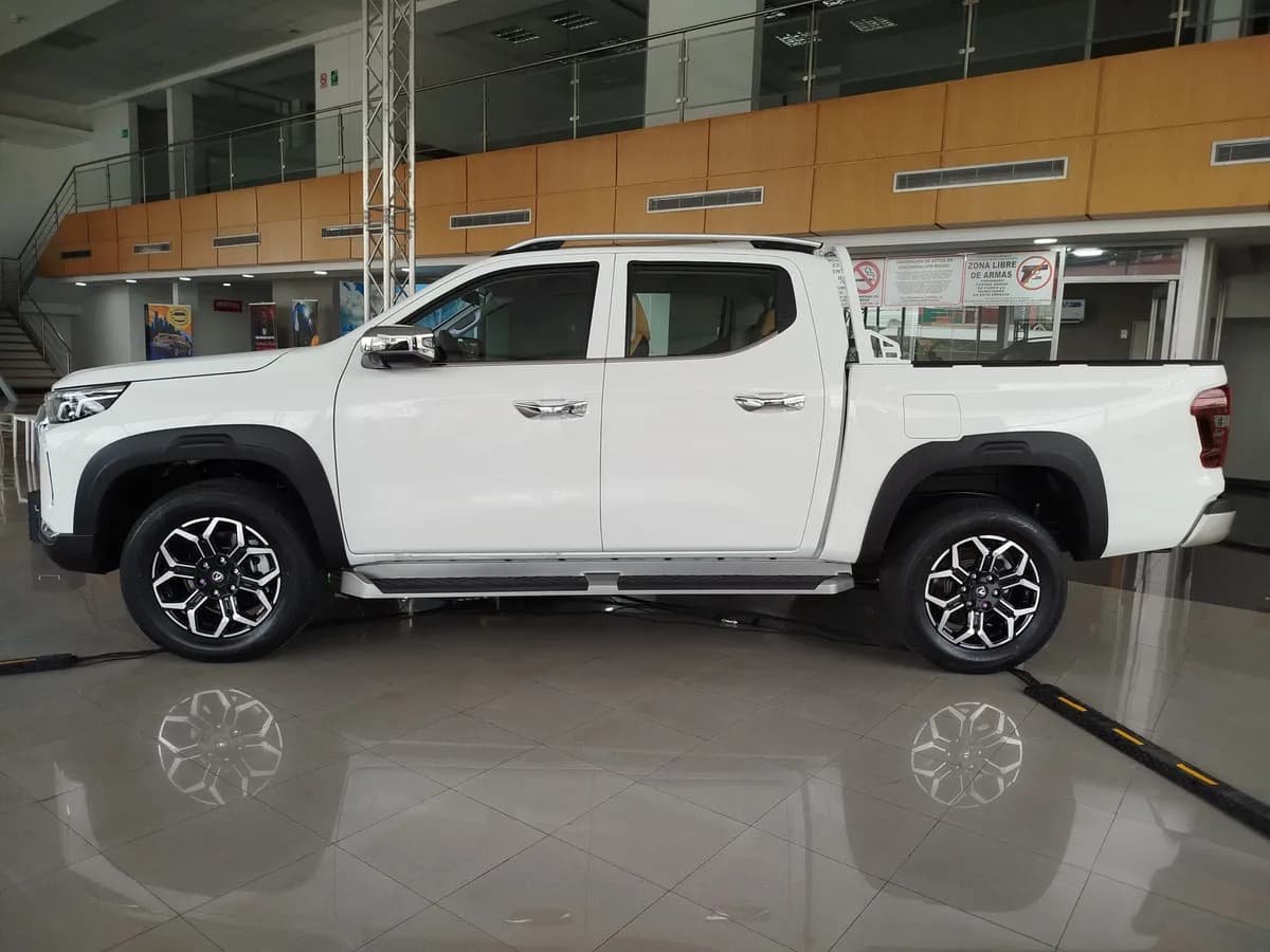 Changan Hunter Plus Gasolina 4x4 2025 Blanco