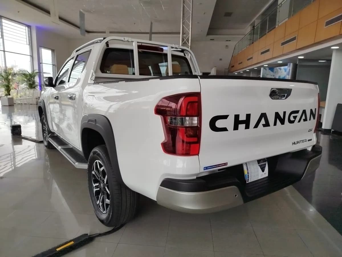 Changan Hunter Plus Gasolina 4x4 2025 Blanco